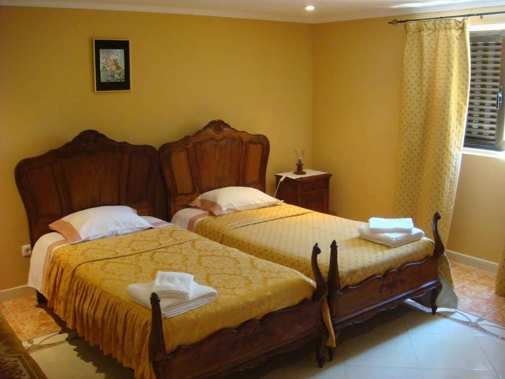 Casa De Hospedes Flor Do Jardim มัลเวรา ภายนอก รูปภาพ